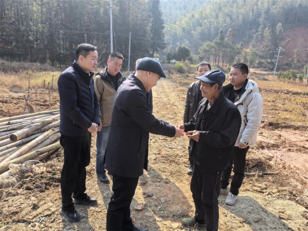 肖亦农赴资兴开展灾后重建调研和慰问困难群众活动